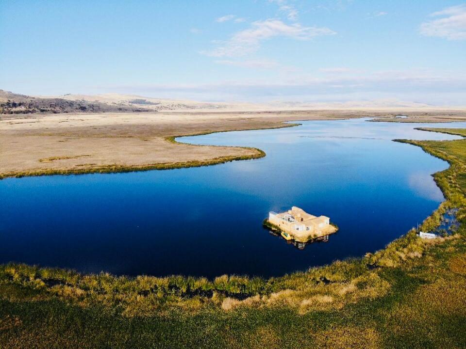 Qhapaq Lago Titicaca - Peru Puno Exteriör bild